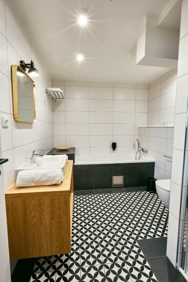 Osecna Hotel A Hostinec Slunce מראה חיצוני תמונה
