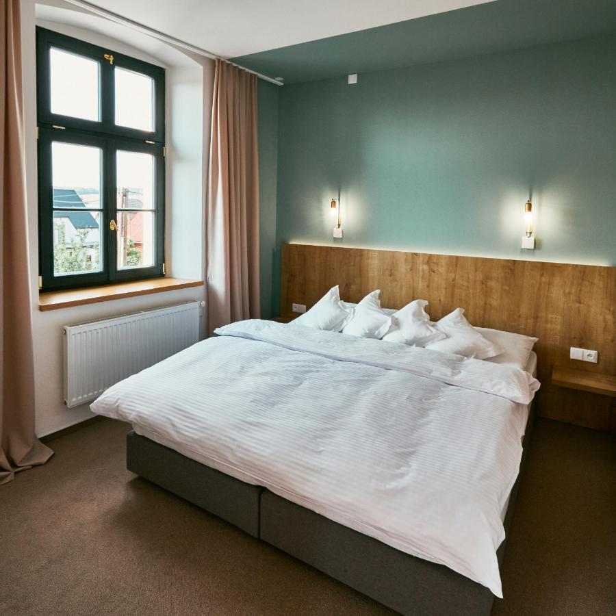 Osecna Hotel A Hostinec Slunce מראה חיצוני תמונה