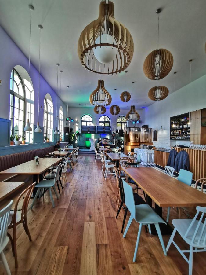 Osecna Hotel A Hostinec Slunce מראה חיצוני תמונה